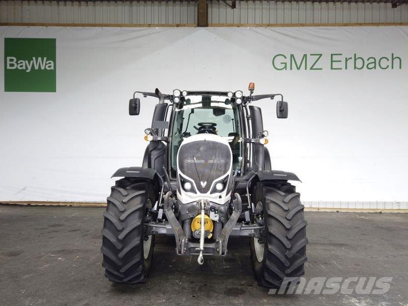 Valtra N134 H Tractoren