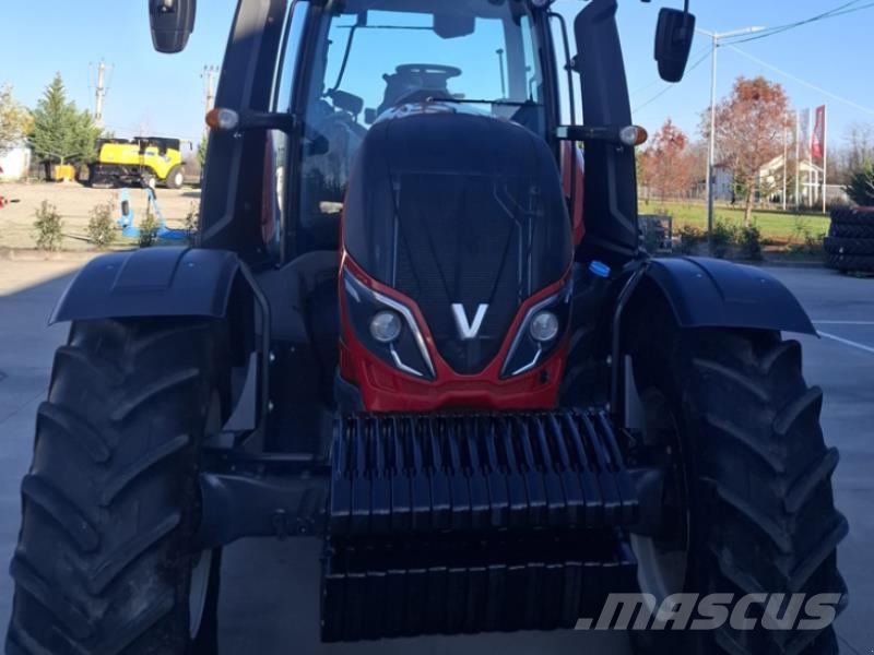 Valtra T154 H Tractoren