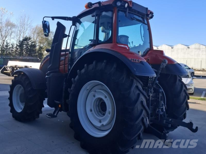 Valtra T154 H Tractoren