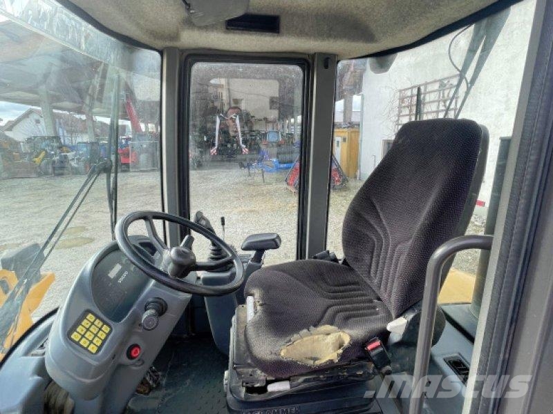 Volvo L 30B pro 轮式装载机