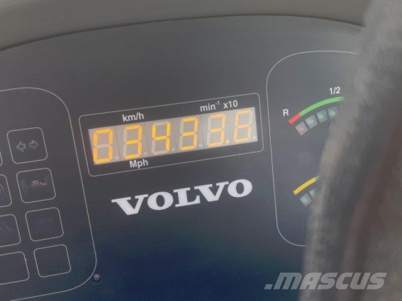 Volvo L 30B pro 轮式装载机
