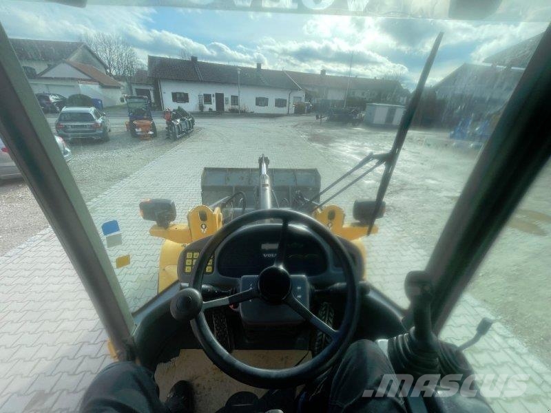 Volvo L 30B pro 轮式装载机