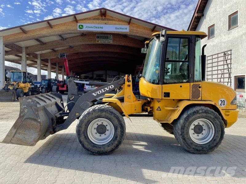 Volvo L 30B pro 轮式装载机