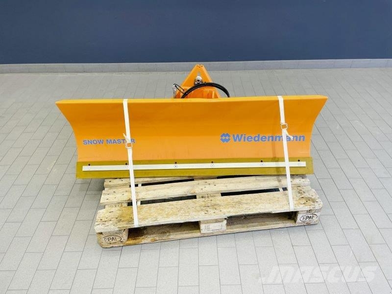 Wiedenmann SNOW MASTER 3403 حراثات ونصول الجليد