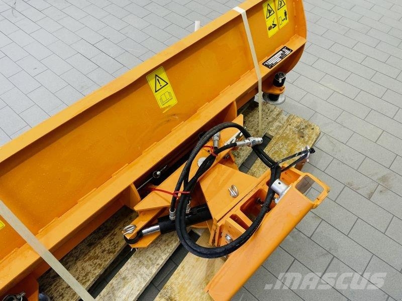 Wiedenmann SNOW MASTER 3403 حراثات ونصول الجليد