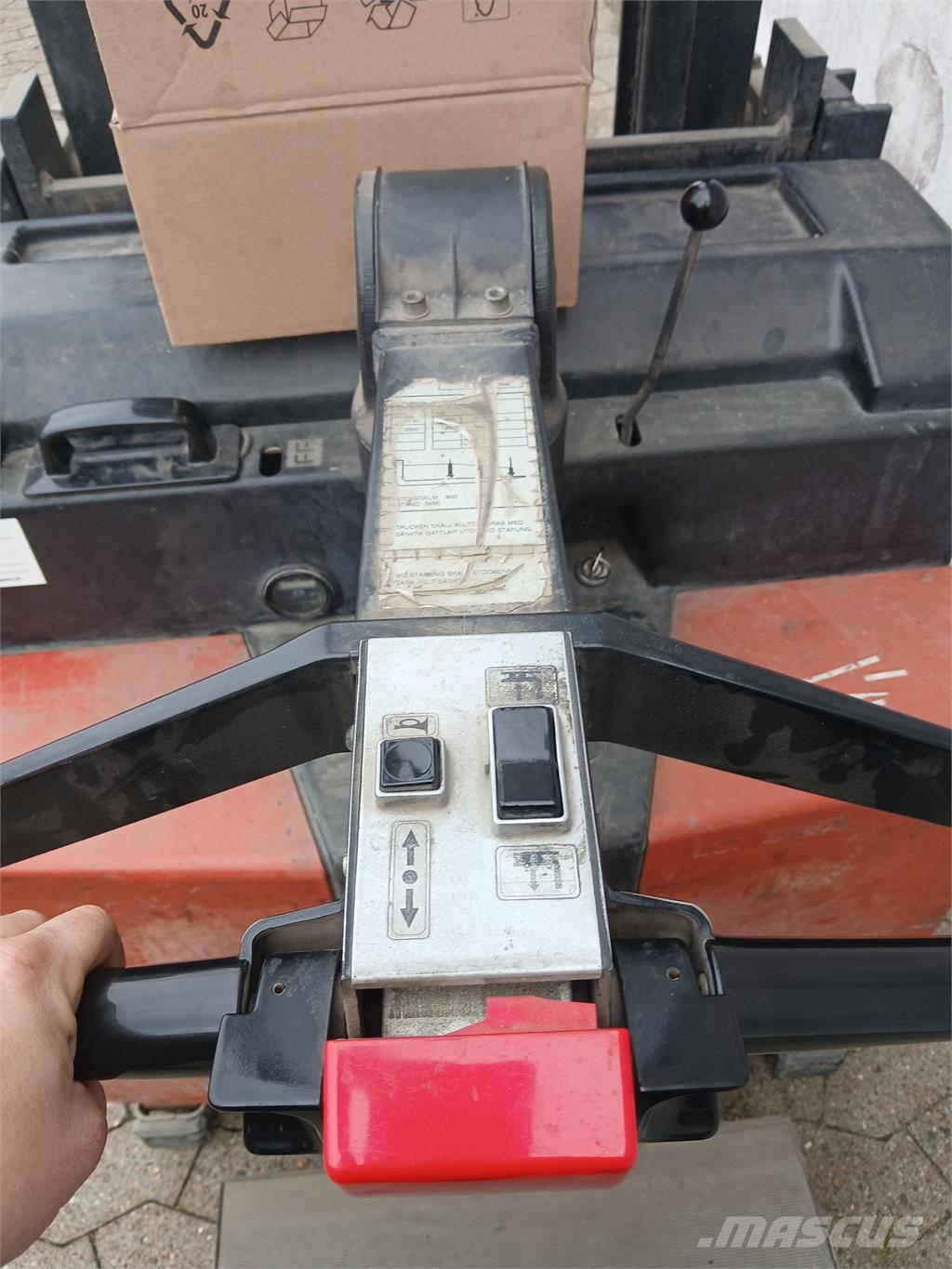 BT LSF 1250 شاحنات مناولة ذاتية الدفع