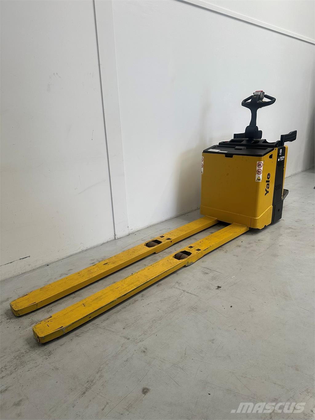 Yale MP20X FBW - 400 AH Låglyftare med plattform