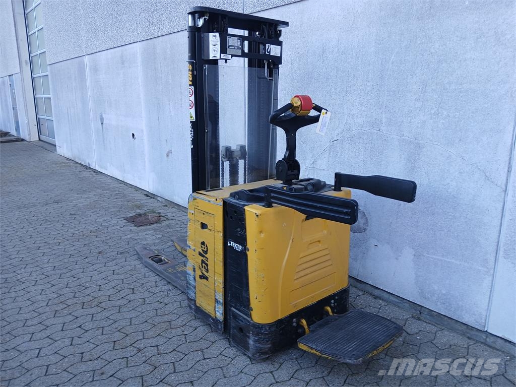 Yale MS15X شاحنات مناولة ذاتية الدفع