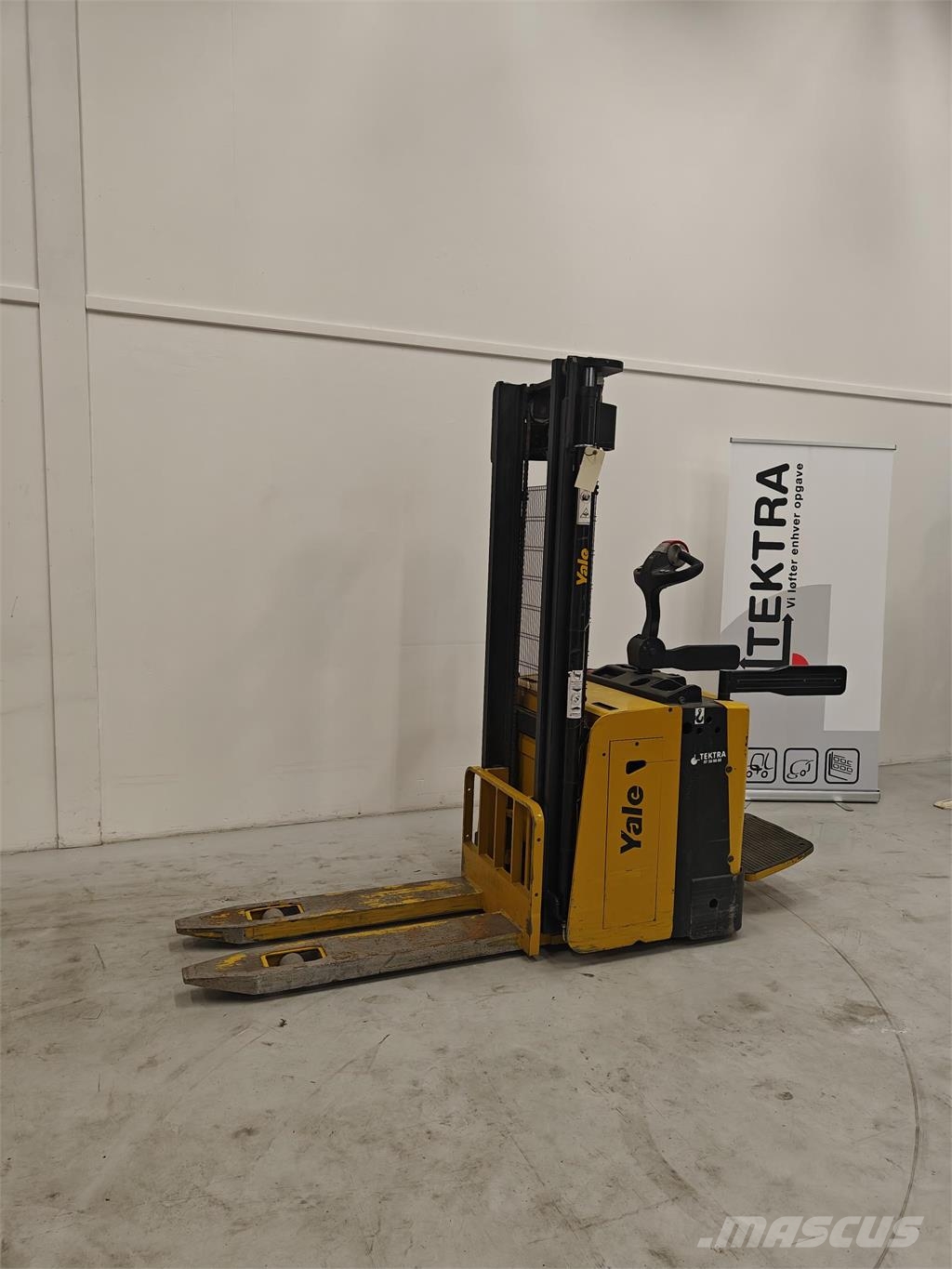 Yale MS15XIL Stand-in stackers