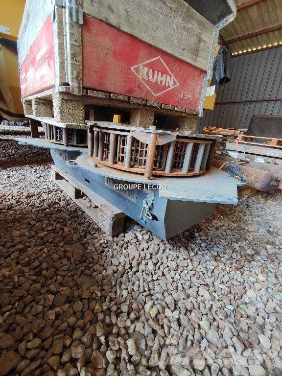 Case IH SEED TERMINATOR BOUCHARD DIFFUSION Moissonneuse batteuse