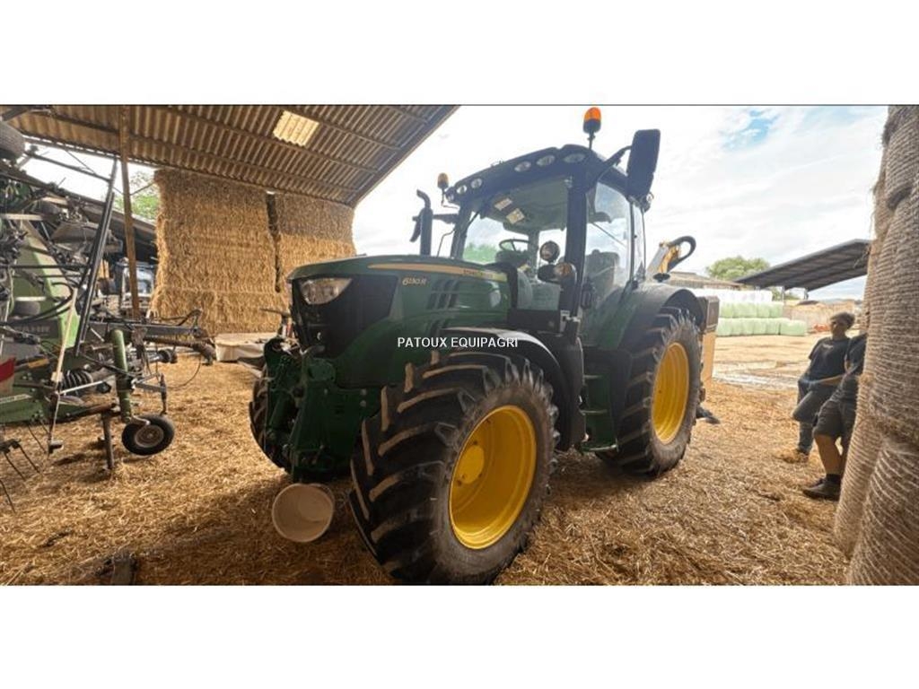 John Deere 6130R Traktori