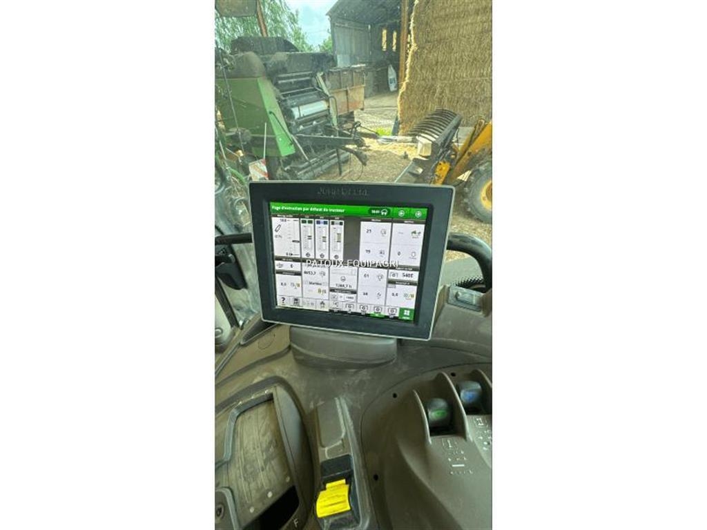 John Deere 6130R Traktori
