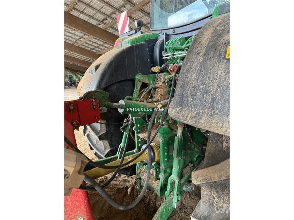 John Deere 6175R Traktori