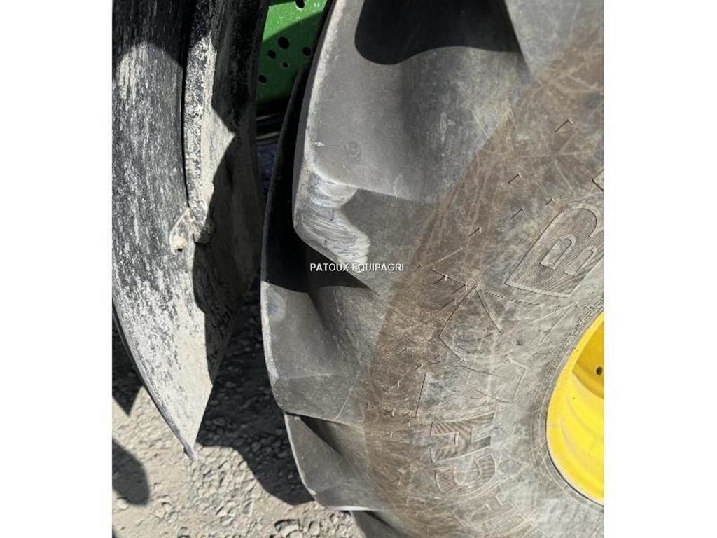 John Deere 6R215 Traktori