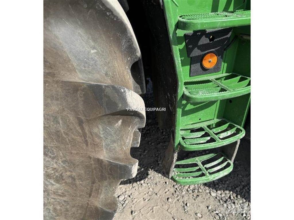 John Deere 6R215 Traktori