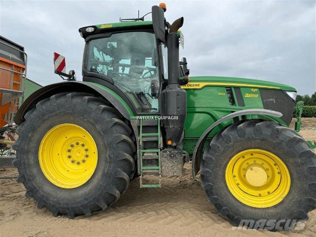 John Deere 6R250 Traktori