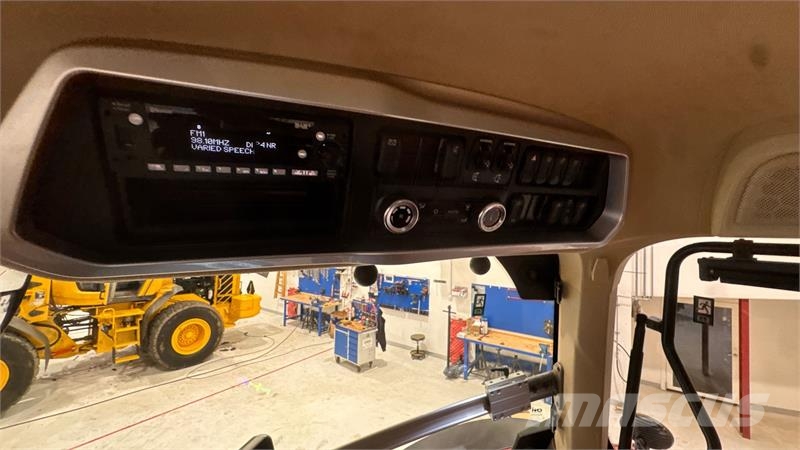 Case IH OPTUM 300 CVX AFS CONNECT KUN 1500 TIMER! MED DET Трактори