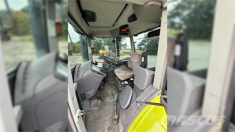 CLAAS Ares 697 ATZ KUN 3700 TIMER OG FULD AFFJEDRING! Traktörler