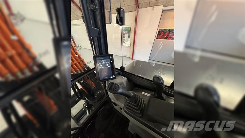 Develon DX55R-7 KUN 75 TIMER, TILTSKIFTE OG 2 SKOVLE Rupsgraafmachines