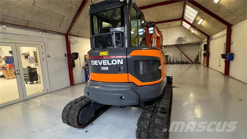 Develon DX55R-7 KUN 75 TIMER, TILTSKIFTE OG 2 SKOVLE Rupsgraafmachines