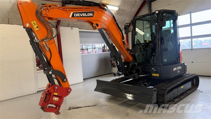 Develon DX55R-7 KUN 75 TIMER, TILTSKIFTE OG 2 SKOVLE Rupsgraafmachines