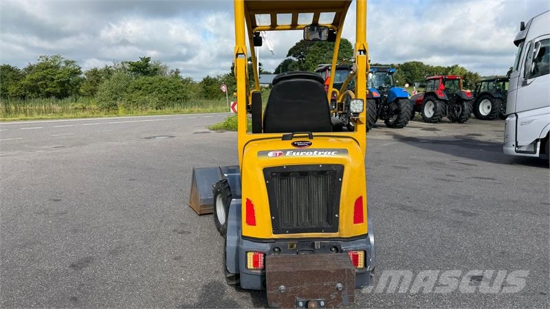 Eurotrac W11 KUN 350 TIMER! Minicargadoras
