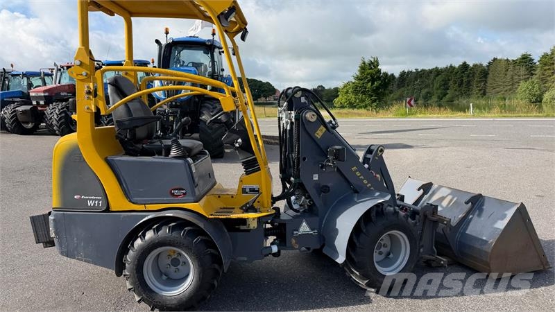Eurotrac W11 KUN 350 TIMER! Minicargadoras