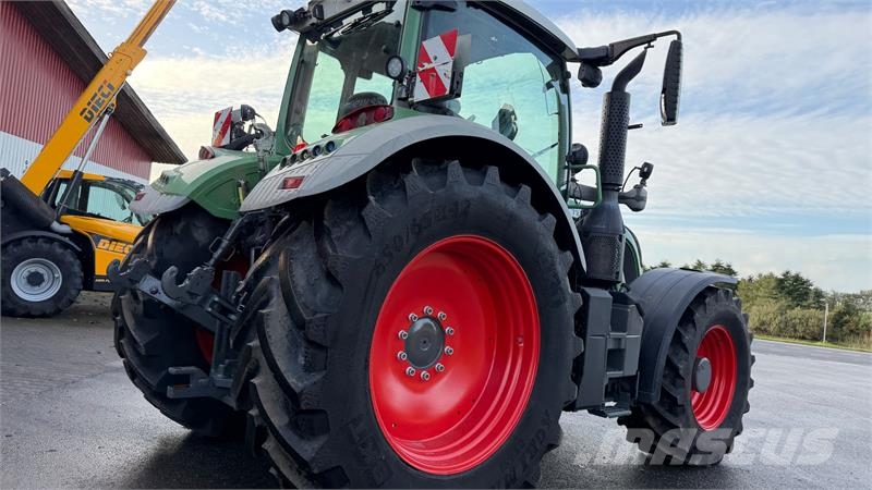 Fendt 724 Vario SCR Profi Plus MED AUTOSTYRING! الجرارات