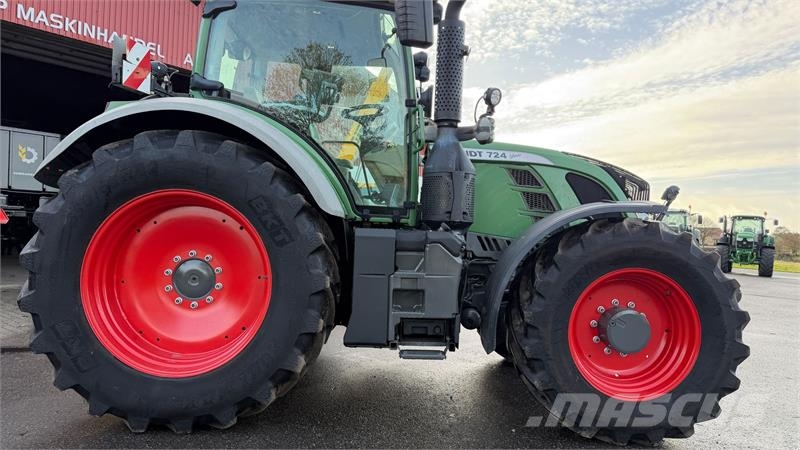 Fendt 724 Vario SCR Profi Plus MED AUTOSTYRING! الجرارات