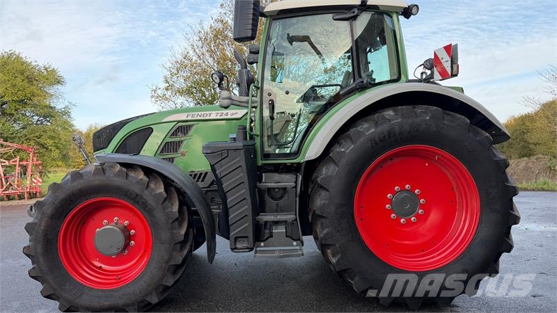 Fendt 724 Vario SCR Profi Plus MED AUTOSTYRING! الجرارات
