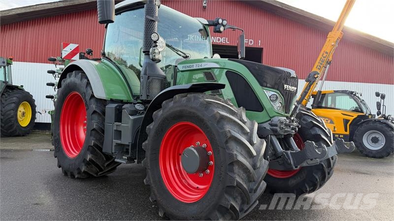 Fendt 724 Vario SCR Profi Plus MED AUTOSTYRING! الجرارات