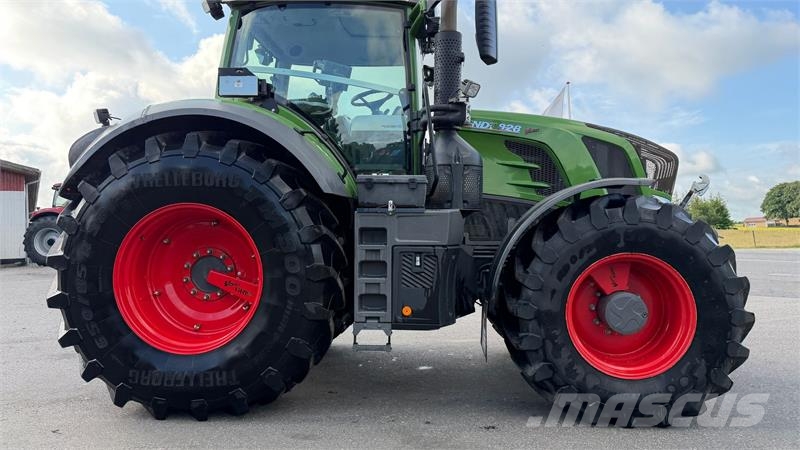 Fendt 828 Vario S4 Profi Plus KUN 3300 TIMER! MED VARIGR Tractors