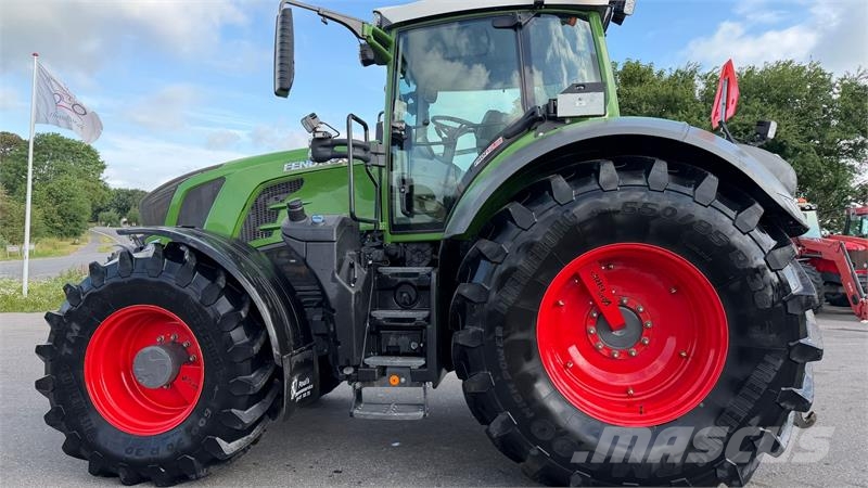 Fendt 828 Vario S4 Profi Plus KUN 3300 TIMER! MED VARIGR Tractors