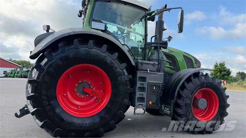 Fendt 828 Vario S4 Profi Plus KUN 3300 TIMER! MED VARIGR Tractors