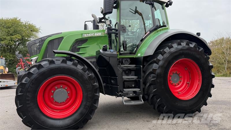 Fendt 828 Vario S4 Profi Plus MED NÆSTEN NYE DÆK! Traktori