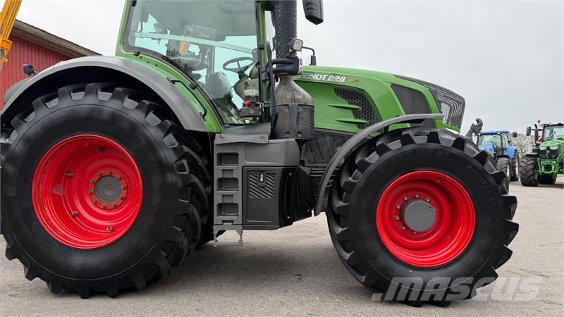 Fendt 828 Vario S4 Profi Plus MED NÆSTEN NYE DÆK! Traktori