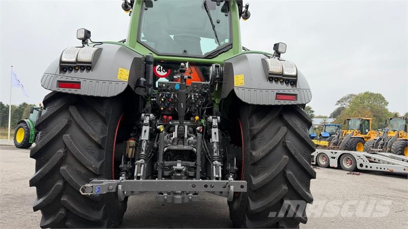Fendt 828 Vario S4 Profi Plus MED NÆSTEN NYE DÆK! Traktori
