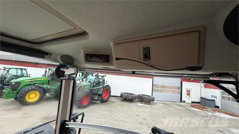 Fendt 828 Vario SCR Profi Plus MED NÆSTEN NYE DÆK! Traktoren