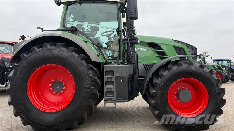 Fendt 828 Vario SCR Profi Plus MED NÆSTEN NYE DÆK! Tractors