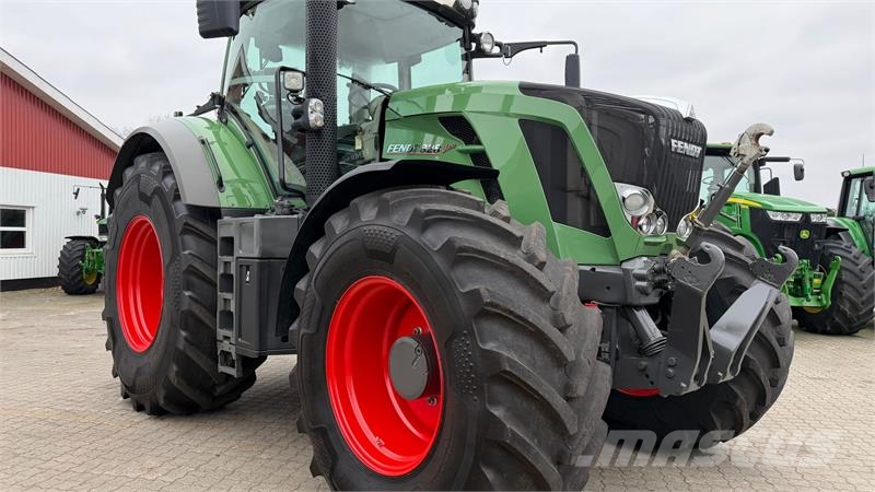 Fendt 828 Vario SCR Profi Plus MED NÆSTEN NYE DÆK! Tractors