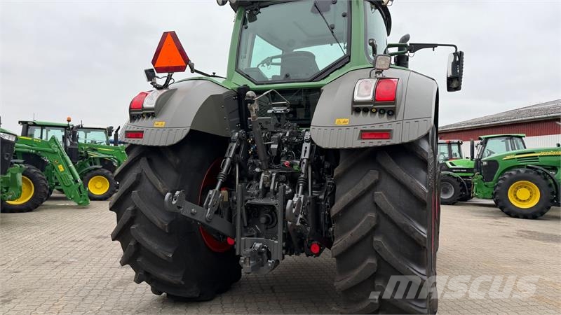 Fendt 828 Vario SCR Profi Plus MED NÆSTEN NYE DÆK! Tractors