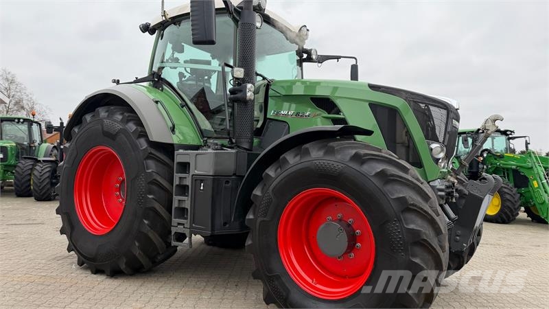 Fendt 828 Vario SCR Profi Plus MED NÆSTEN NYE DÆK! Tractors
