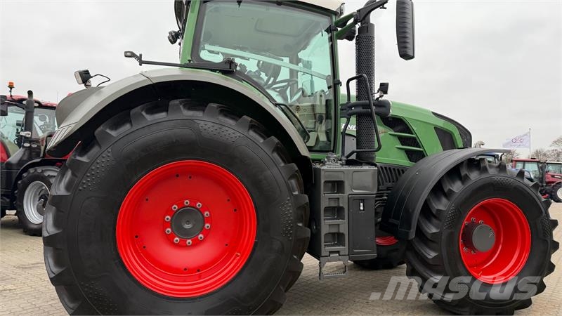 Fendt 828 Vario SCR Profi Plus MED NÆSTEN NYE DÆK! Traktoren