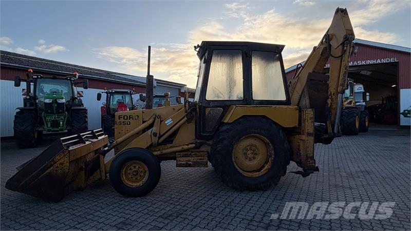 Ford 550 Tractopelle