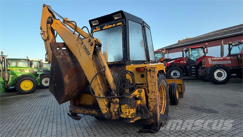 Ford 550 Tractopelle
