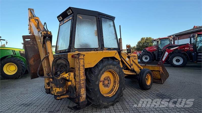 Ford 550 Tractopelle