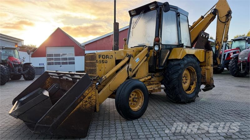 Ford 550 Tractopelle