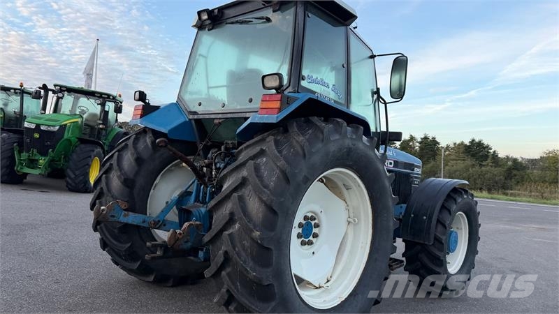 Ford 8340 MED NÆSTEN NYE DÆK! Traktorer