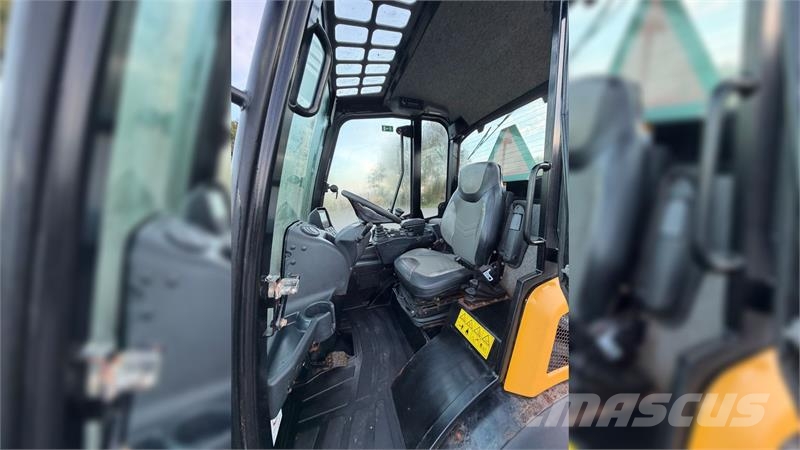 Gehl ALT750 KUN 690 TIMER! MED SKOVL OG GAFLER! Pale gommate