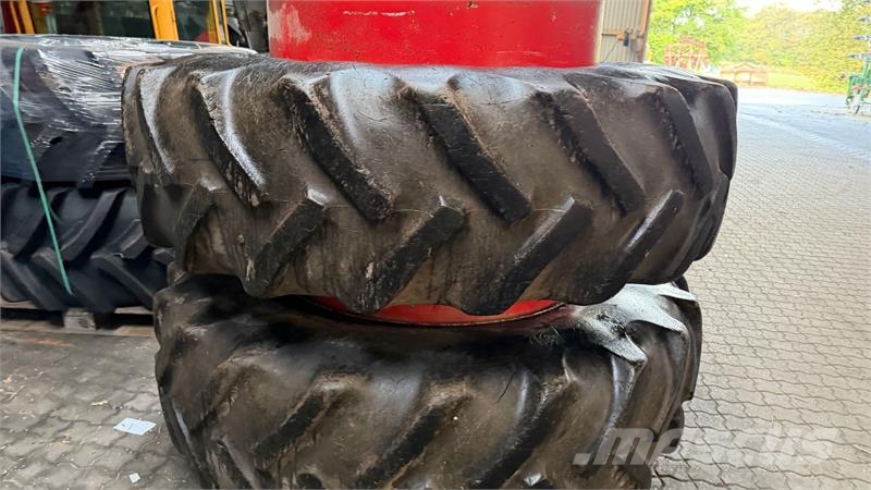 Goodyear 20.8R42 MED LÅSE! 輪胎、車輪和輪圈